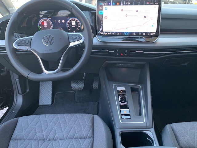 Volkswagen Golf LIFE 1.5 eHYBRID 150CV DSG6 — 3