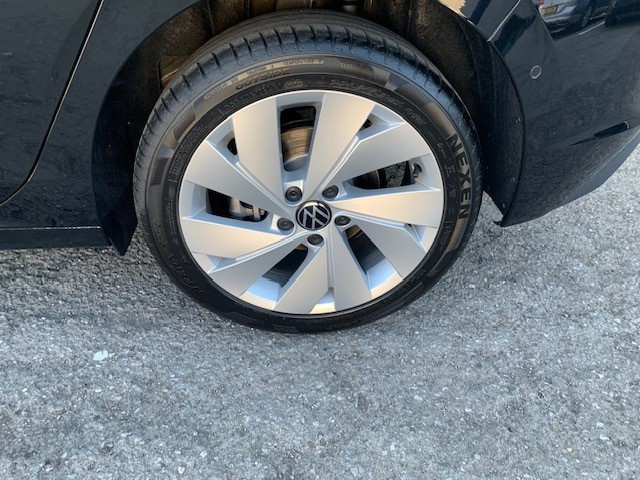 Volkswagen Golf LIFE 1.5 eHYBRID 150CV DSG6 — 4
