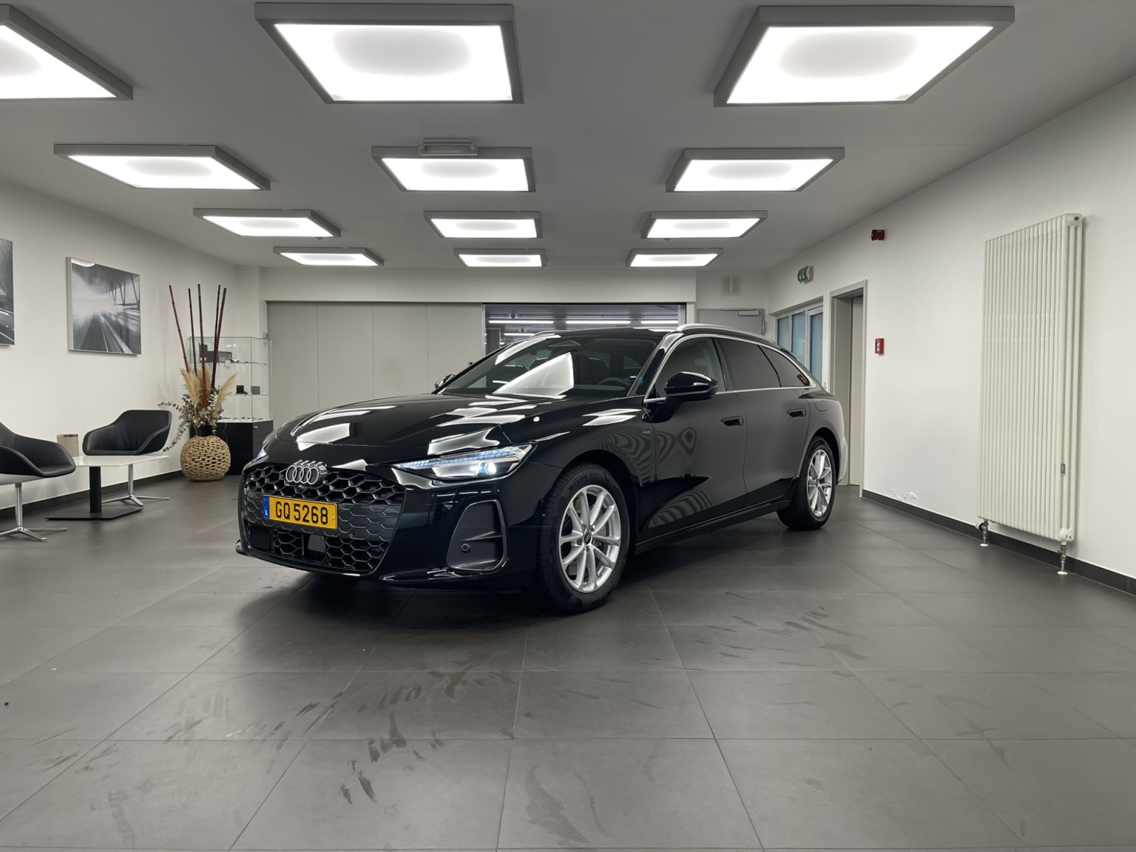 Audi A6 Avant e-hybrid 299 CH / 220 KW S tronic — 1