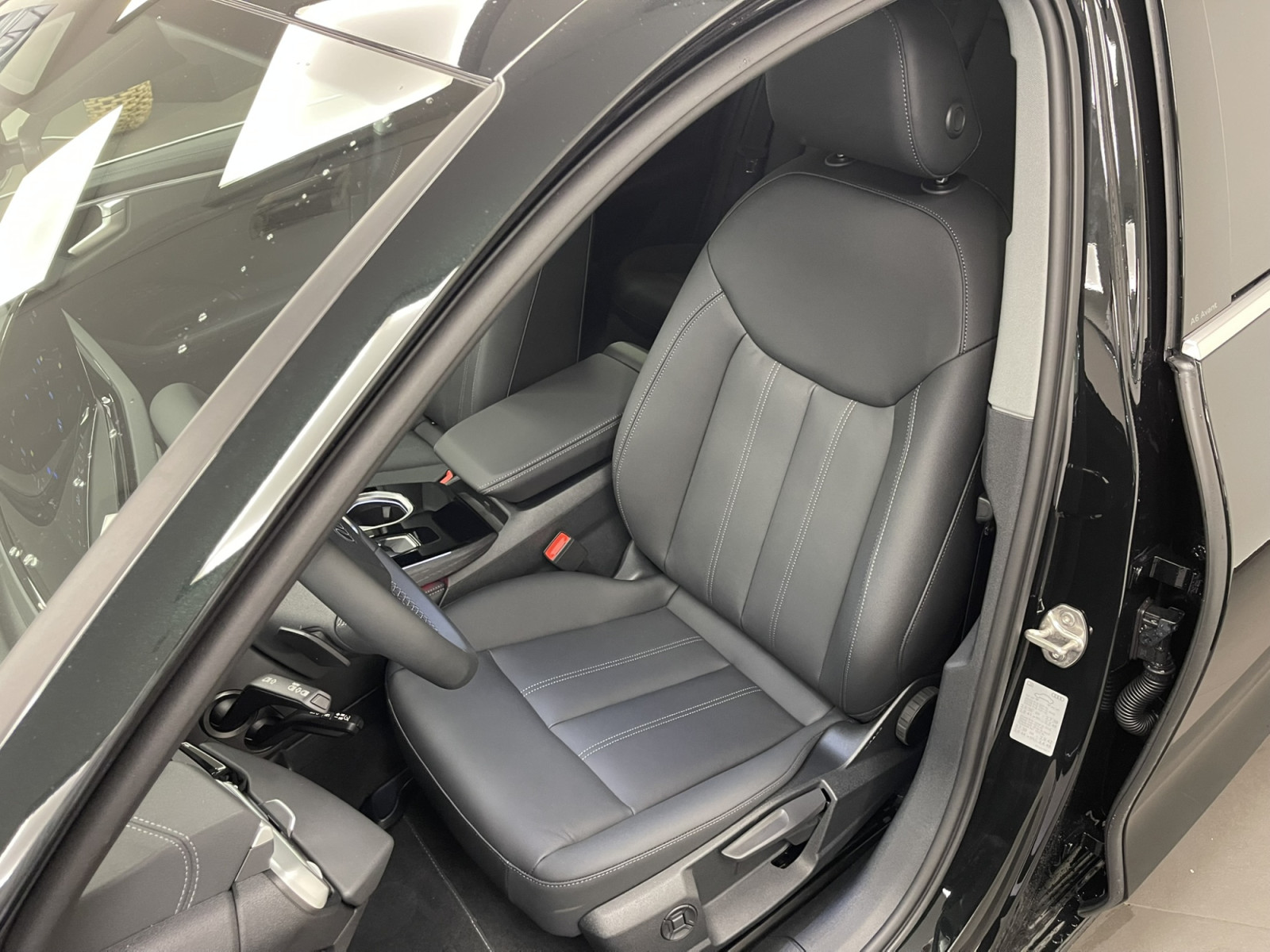 Audi A6 Avant e-hybrid 299 CH / 220 KW S tronic — 2