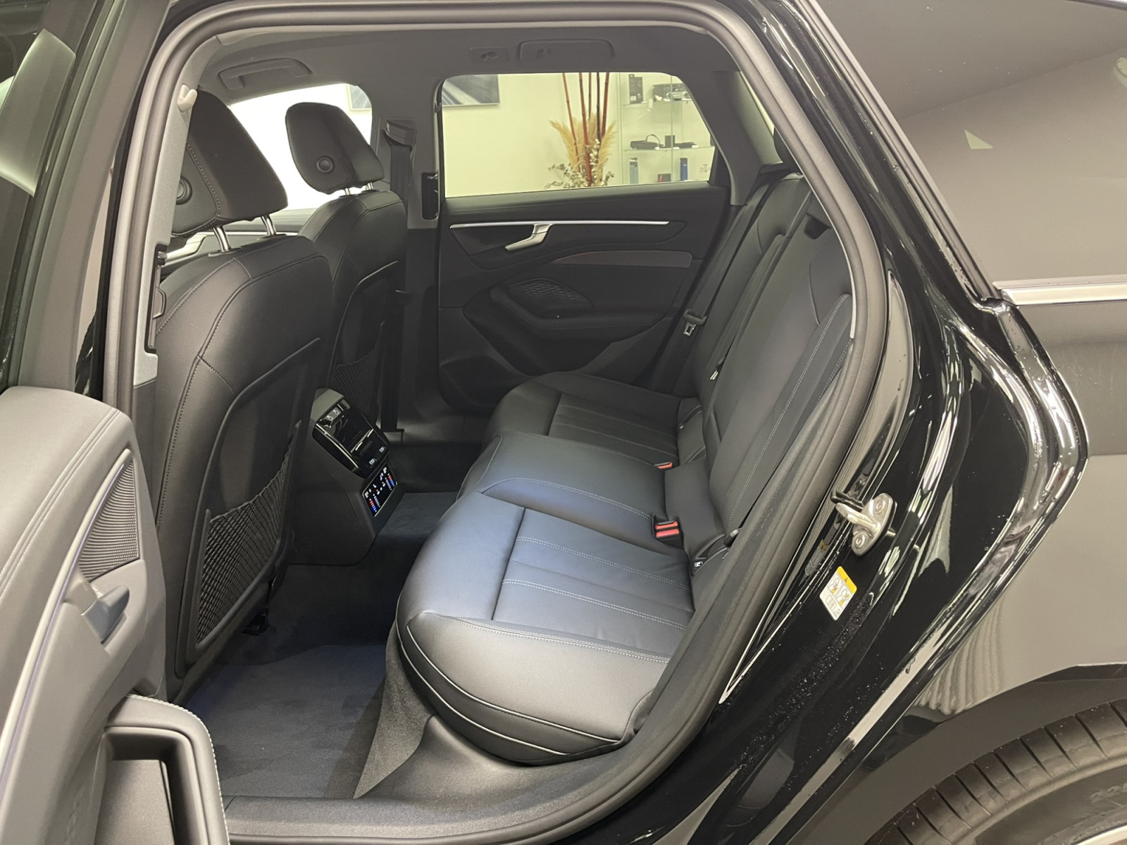 Audi A6 Avant e-hybrid 299 CH / 220 KW S tronic — 6