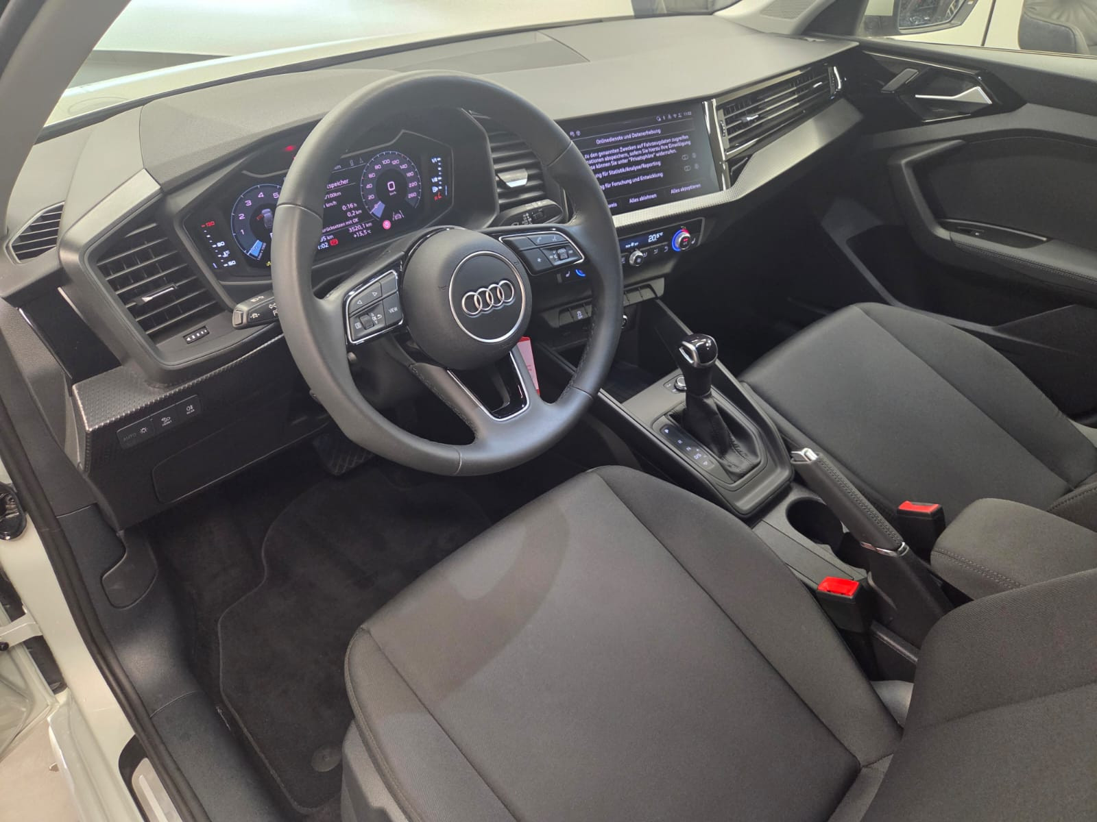 Audi A1 Sportback S line 30 TFSI 116 CH / 85 kW S tronic — 4