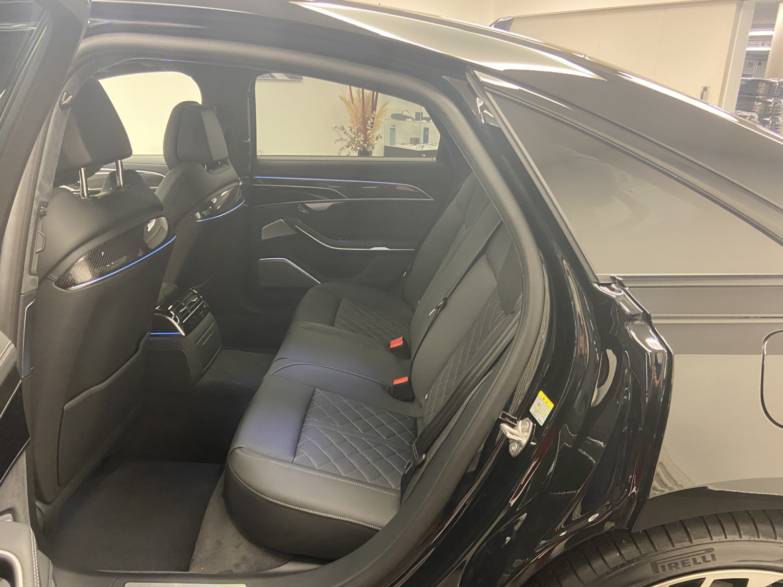 Audi A8 TFSIe quattro 449 CH / 330 kW Tiptronic — 7