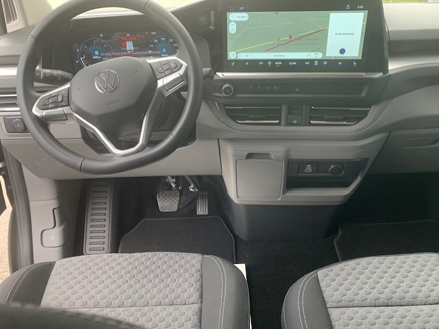 Volkswagen Caravelle LIFE 2.0TDI 150CV AUT.8 — 4