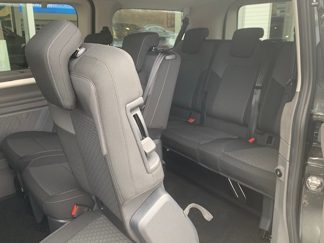 Volkswagen Caravelle LIFE 2.0TDI 150CV AUT.8 — 3