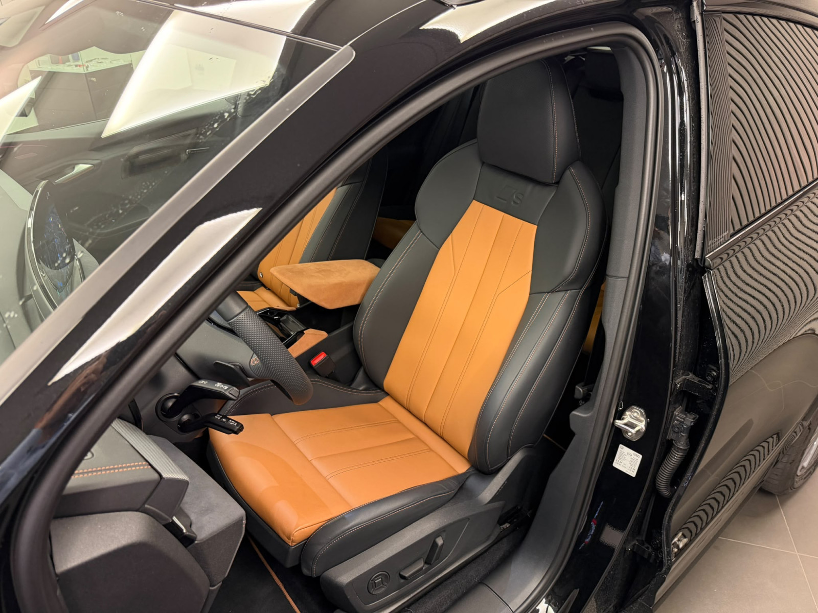 Audi SQ6 e-tron Sportback 490 CH / 360 kW — 2